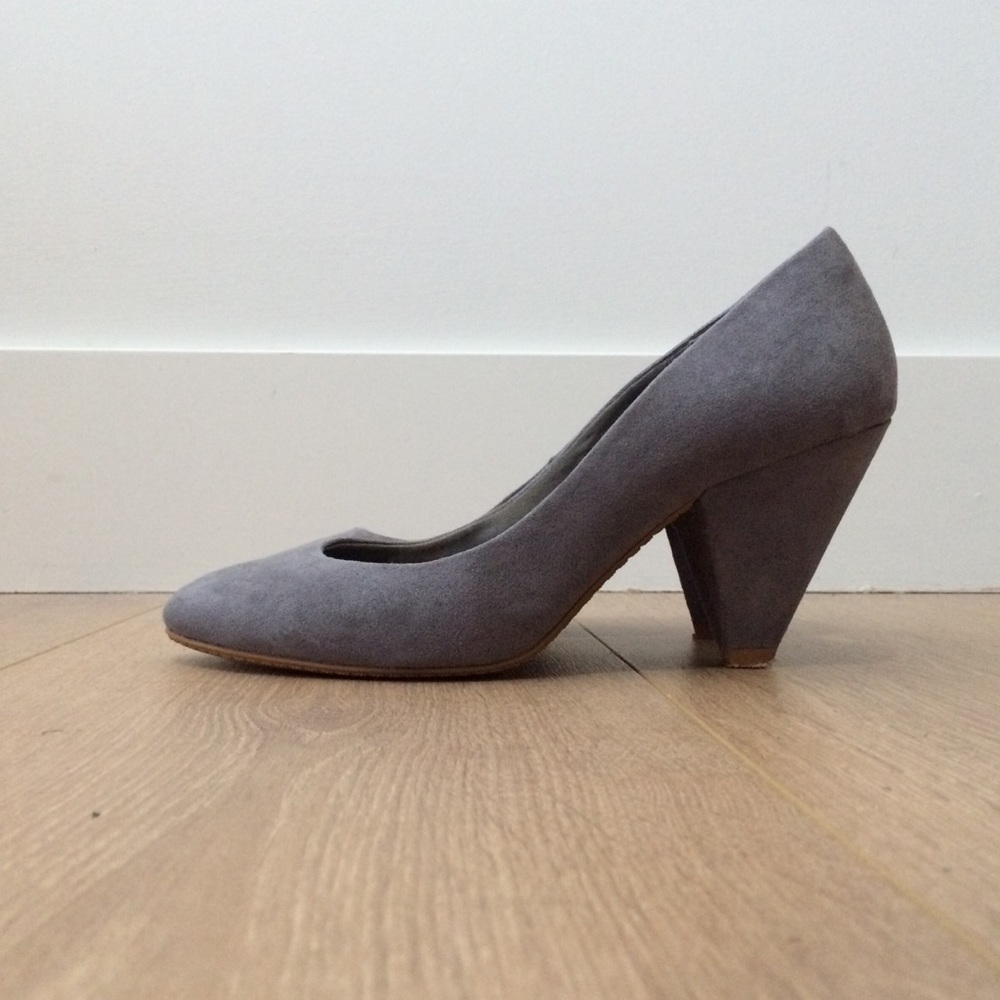 ZARA TRF Gray Classic Pump